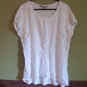 Pretty white blouse!